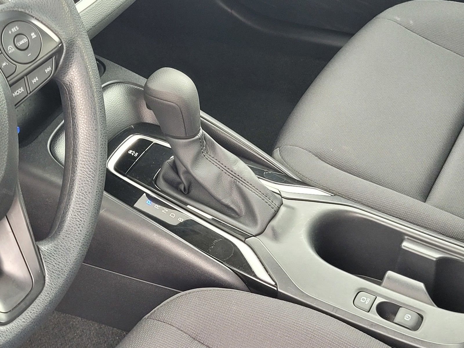 2026 Toyota Corolla LE - Photo 21
