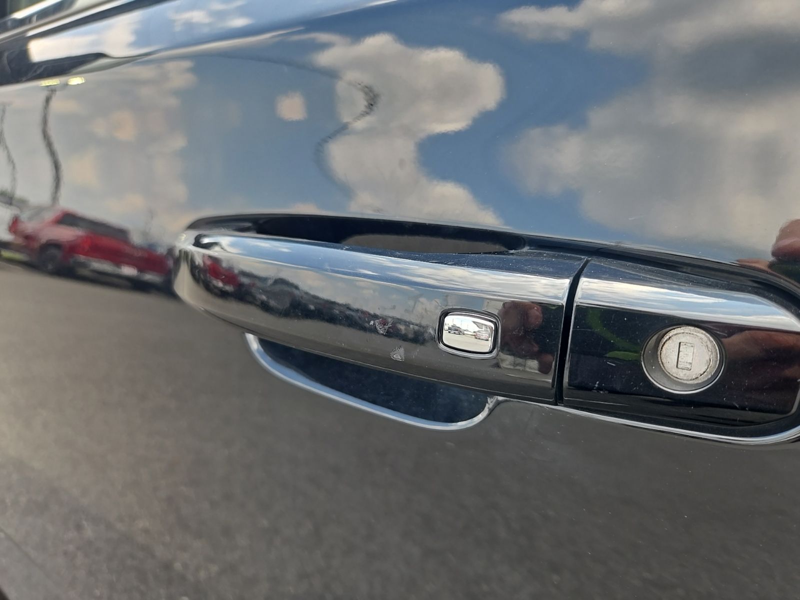 Used 2020 Black GMC SLT image 34