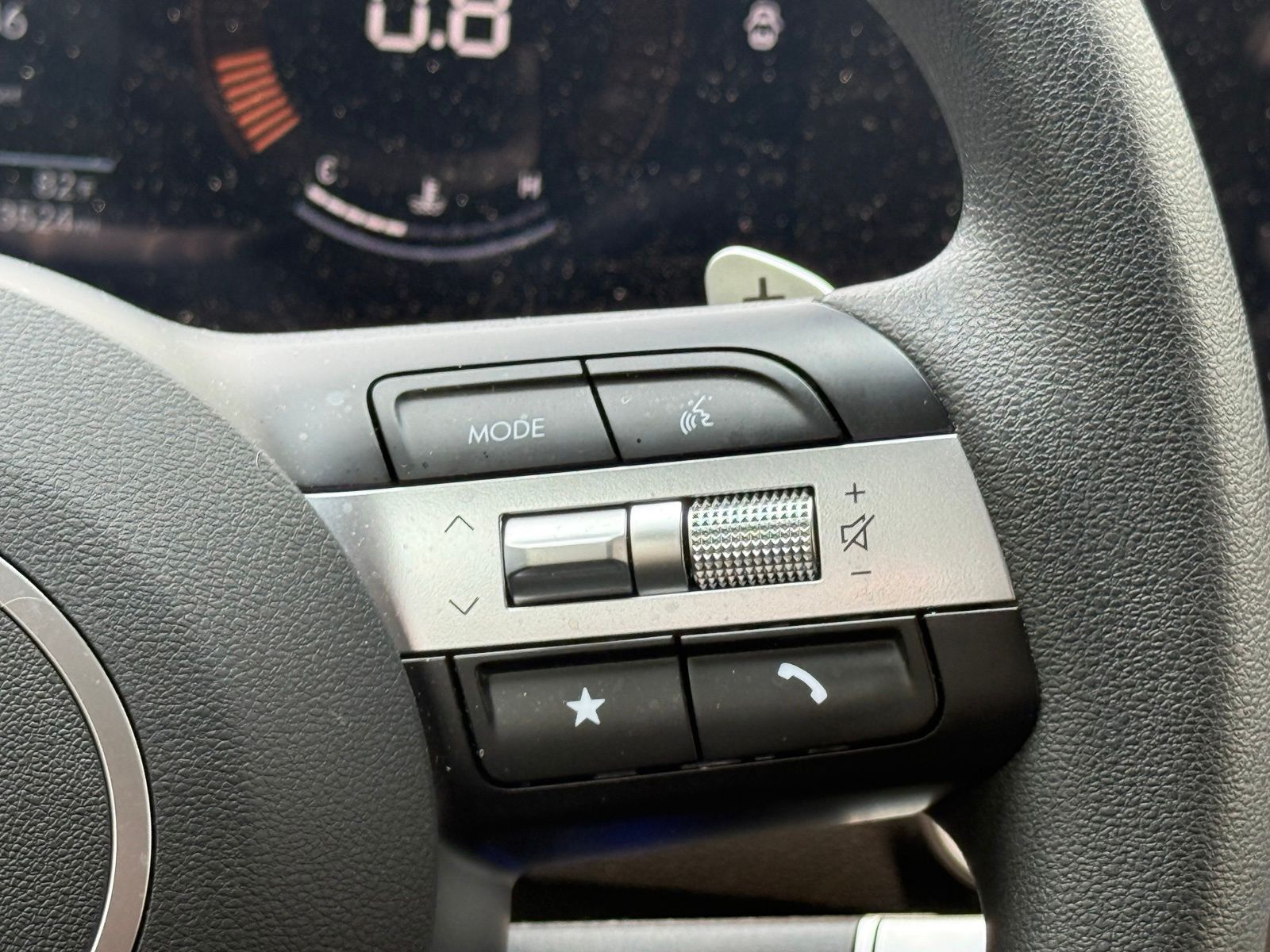 Used 2025 Silver Hyundai SEL image 30