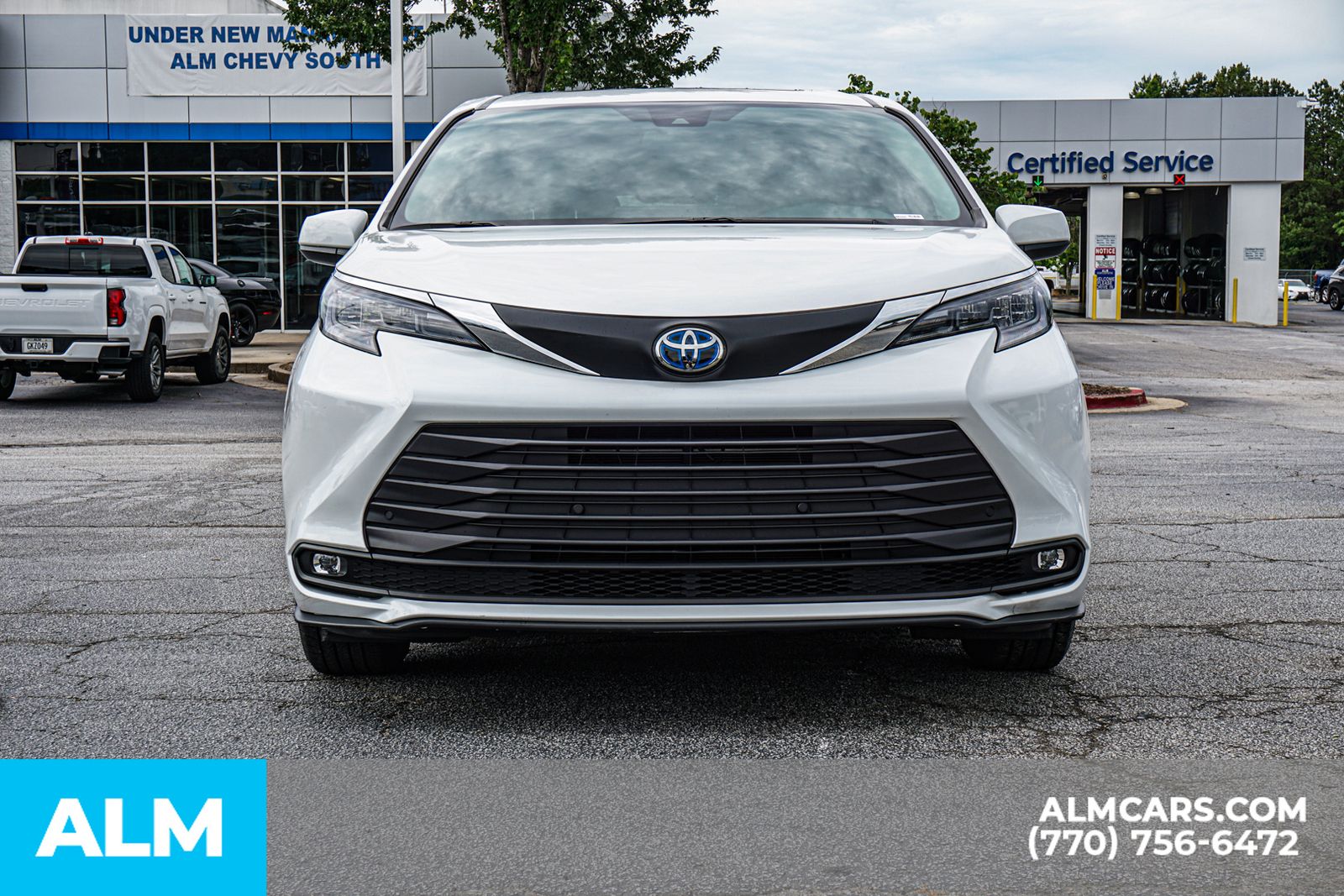 Used 2025 Beige Toyota XLE image 12
