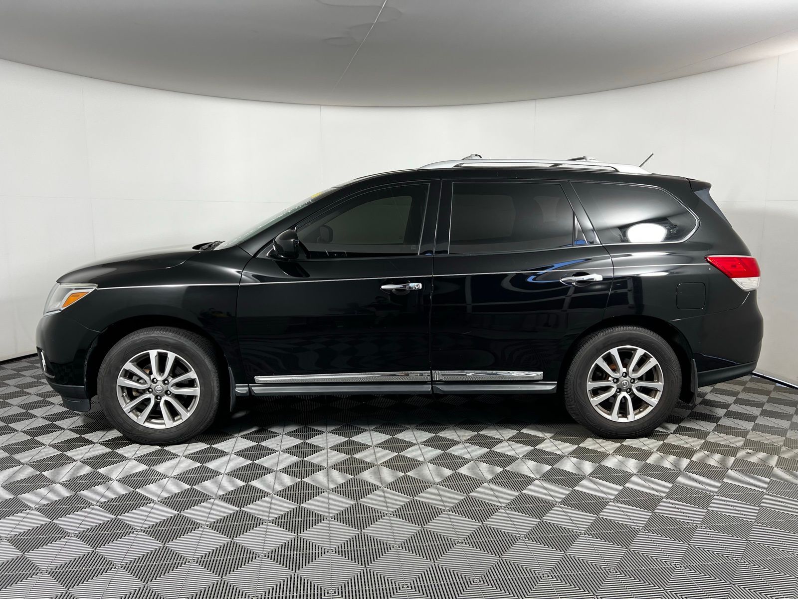 2014 Nissan Pathfinder SL 8