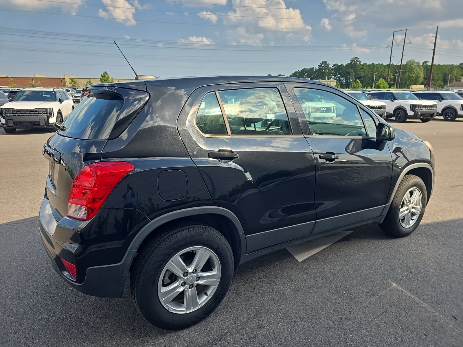 View vehicle photo 4