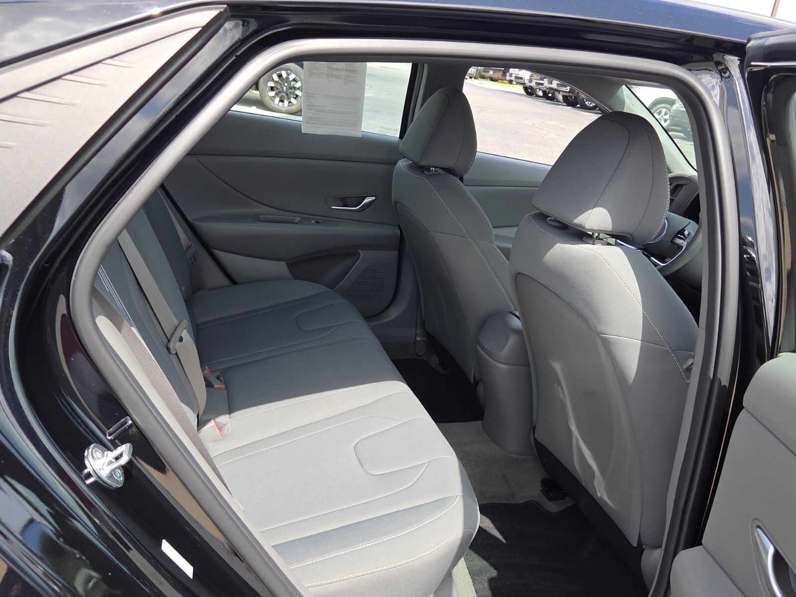 Used 2023 Black Hyundai SEL image 15