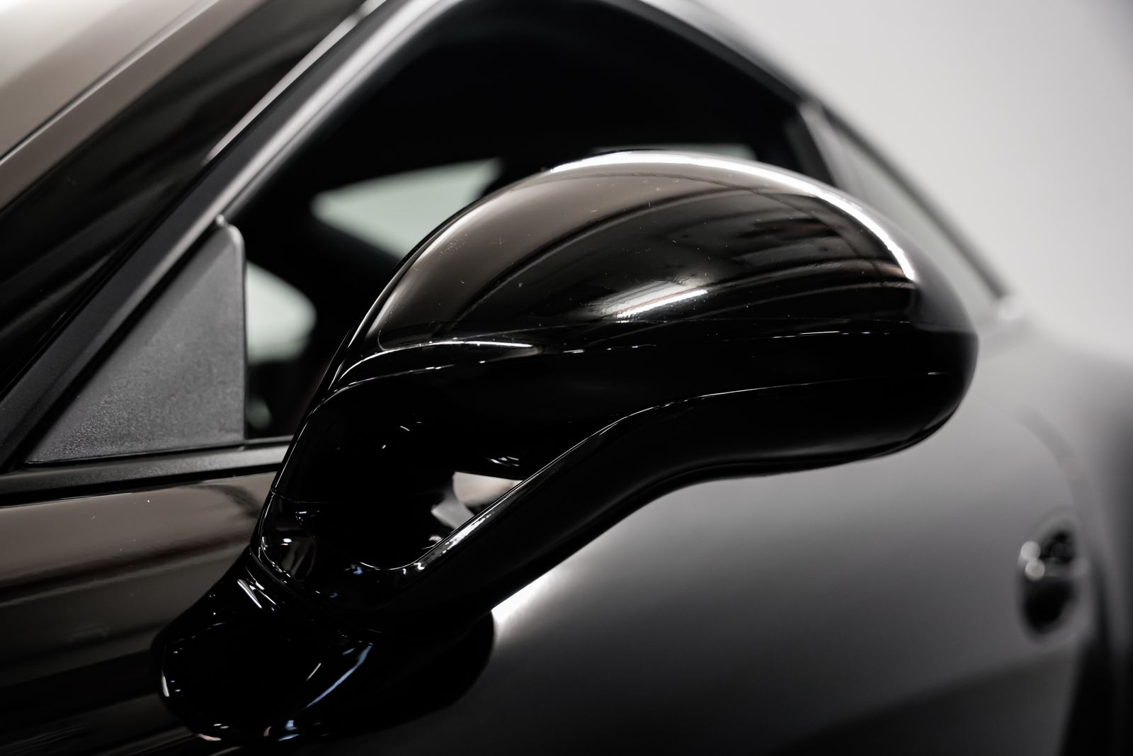 2016 Porsche 911 Carrera 4 GTS — photo 33