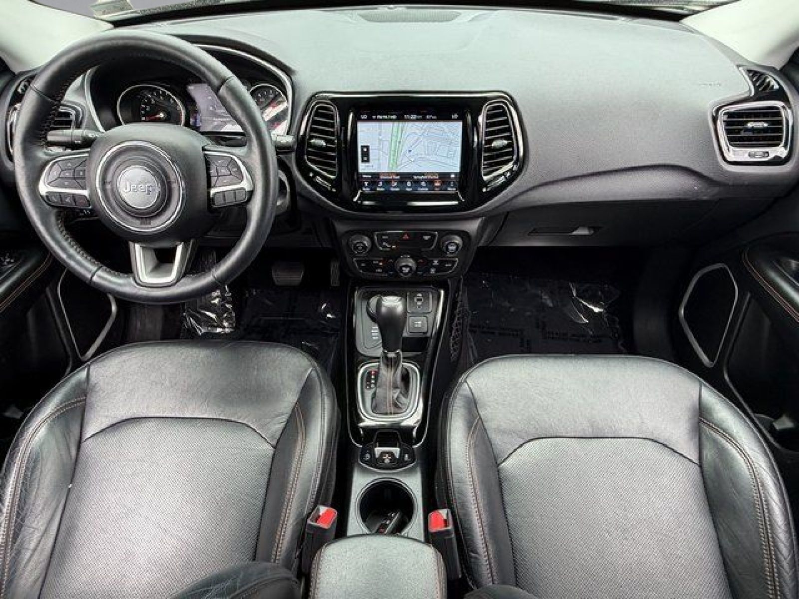Used 2017 Olive Green Jeep Limited image 3