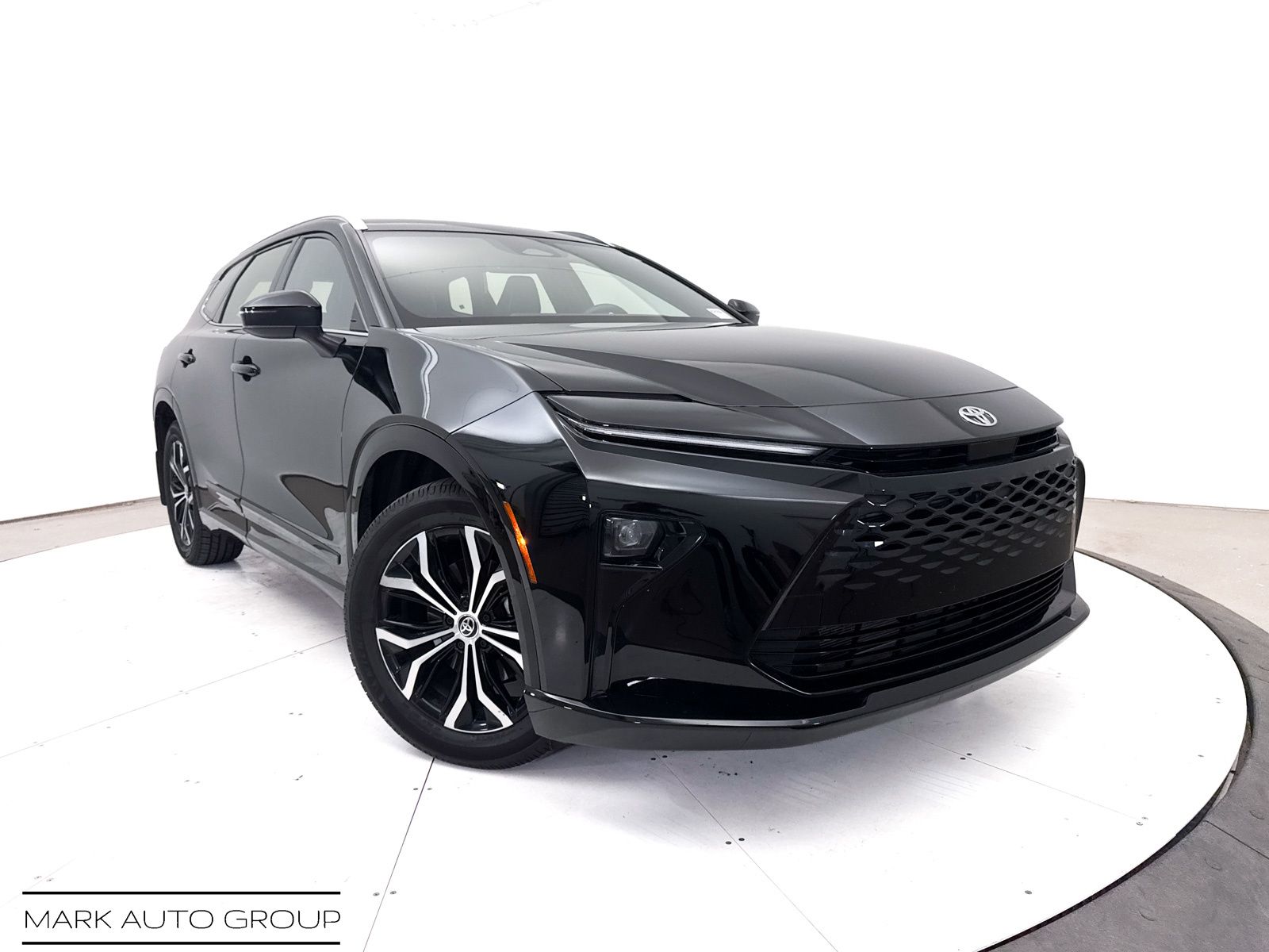 2025 Toyota Crown Signia XLE