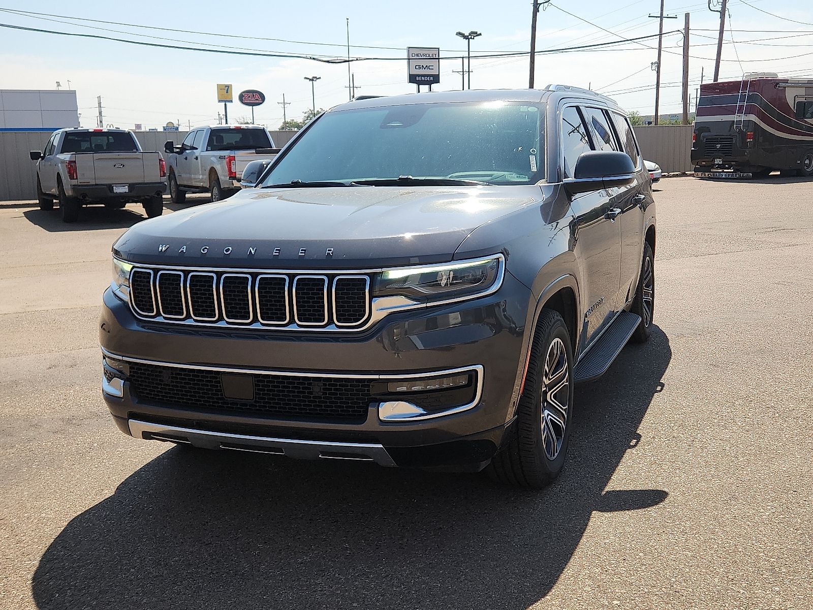  2022 Jeep Wagoneer Series III 4WD   