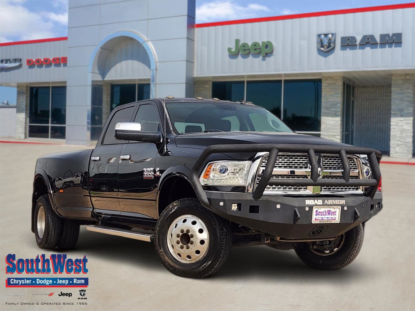 Brilliant Black Crystal Pearlcoat 2017 RAM 3500 Laramie Crew Cab LB DRW 4WD Pickup Truck Four-Wheel Drive 6-Speed Automatic