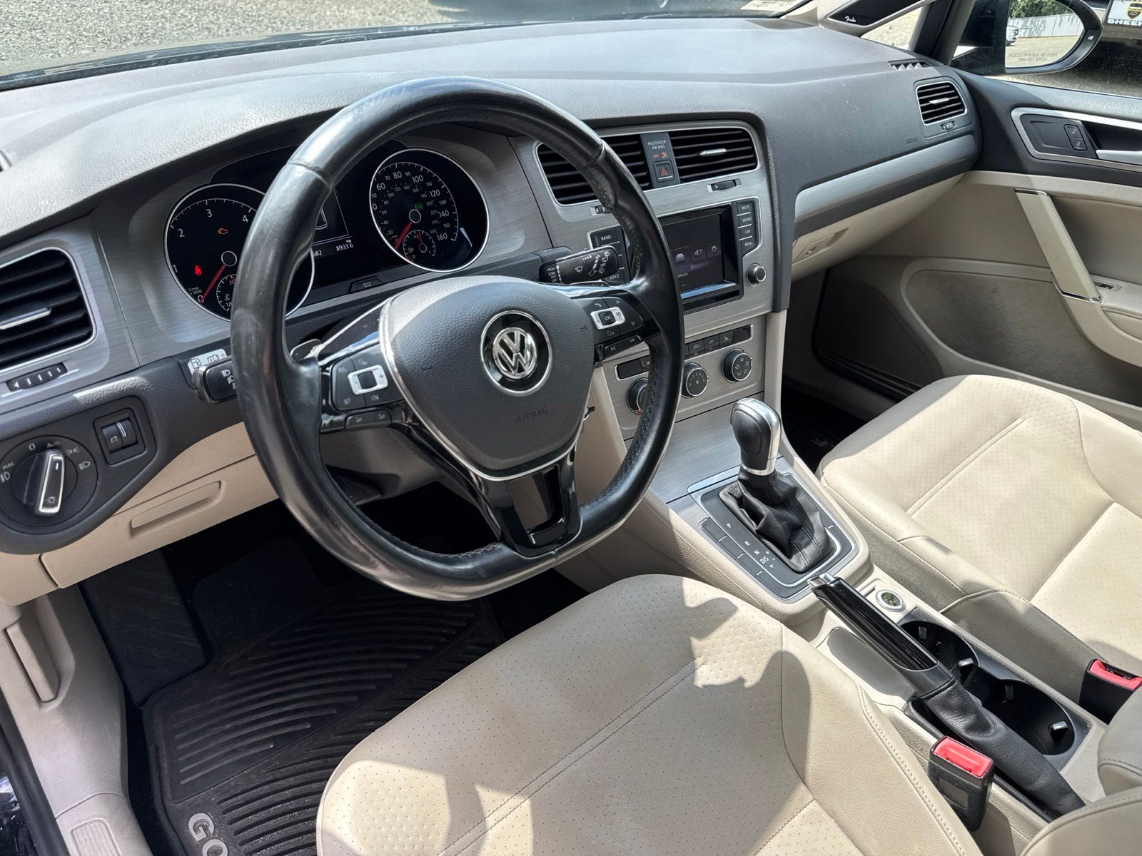 Used 2015 Black Volkswagen TDI SE 4-Door image 7