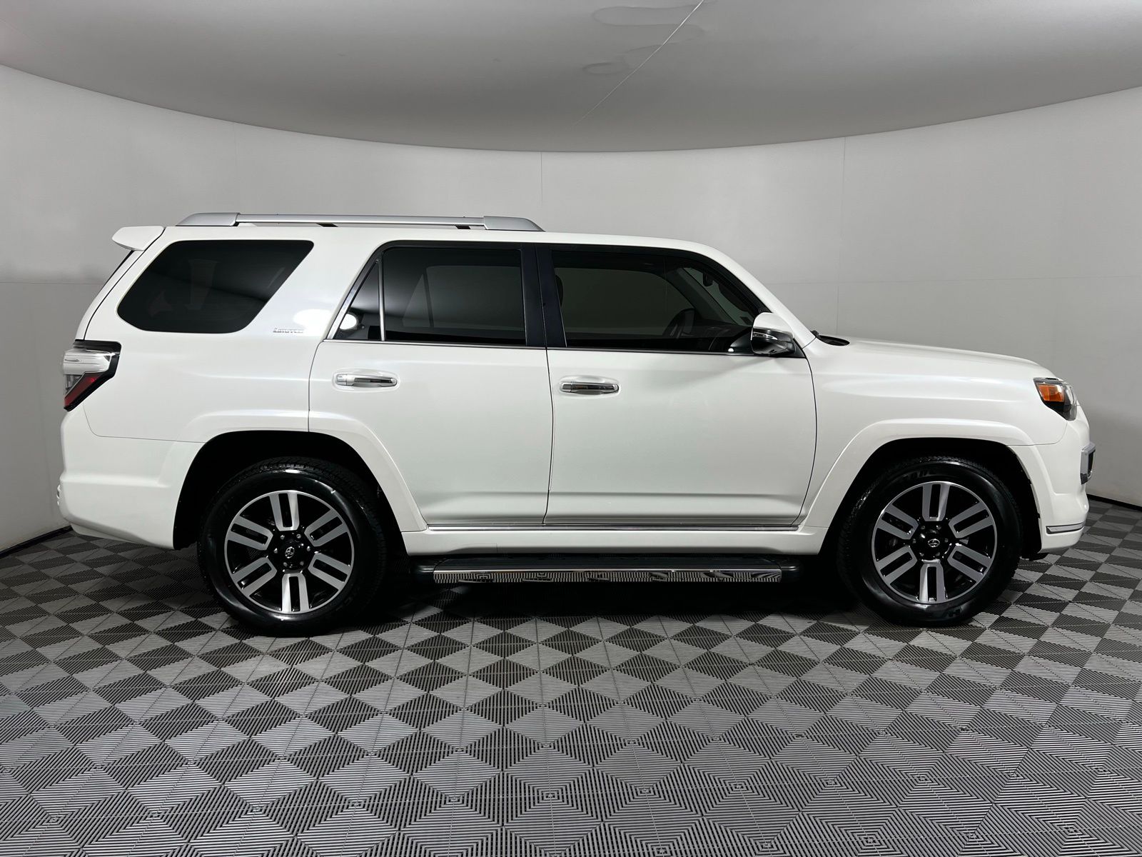 2023 Toyota 4Runner Limited 4