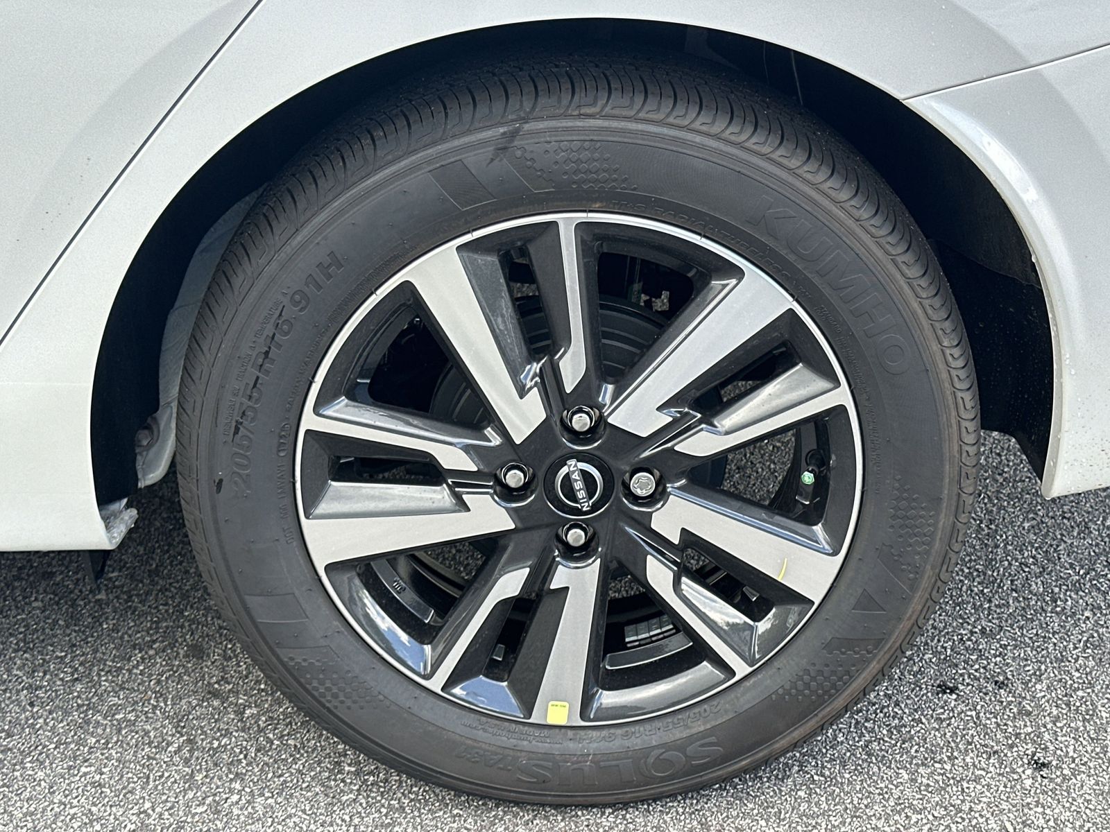 2025 Nissan Versa 1.6 SV photo 26