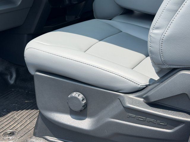 New 2026 Oxford White Ford XL image 20