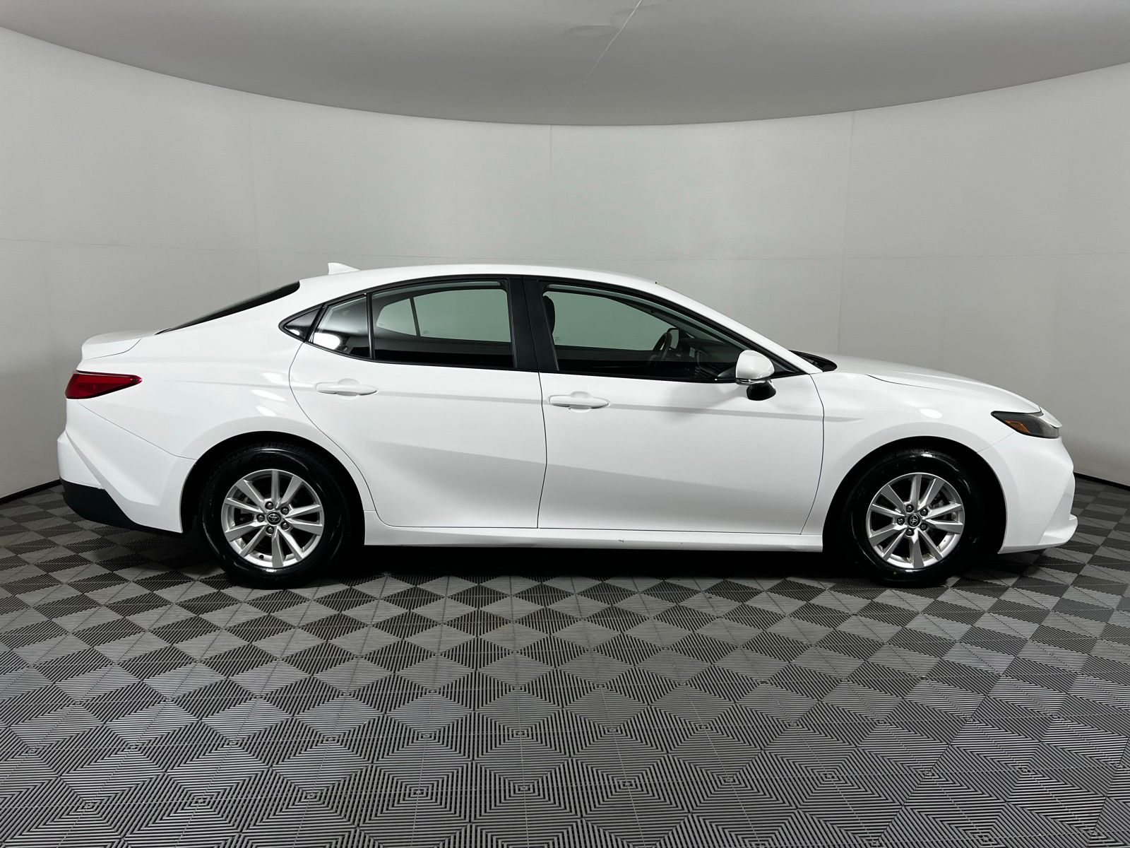 Thumbnail: 2025 Toyota Camry - 4