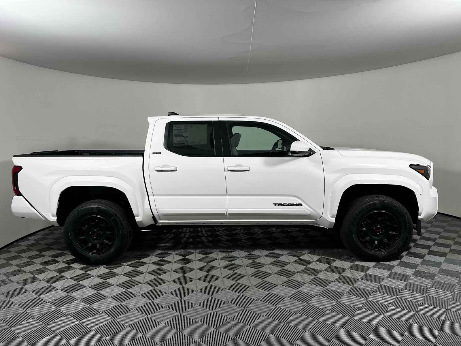Thumbnail: 2025 Toyota Tacoma - 4