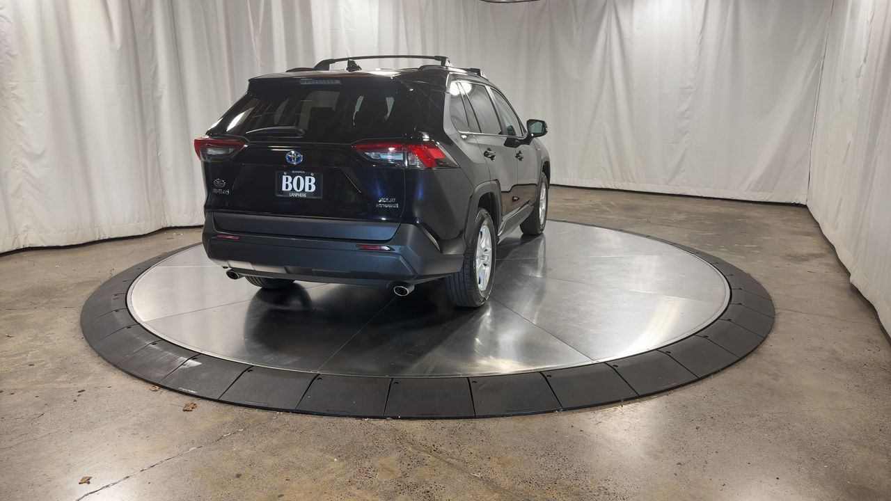 2019 Toyota RAV4 Hybrid XLE photo 9