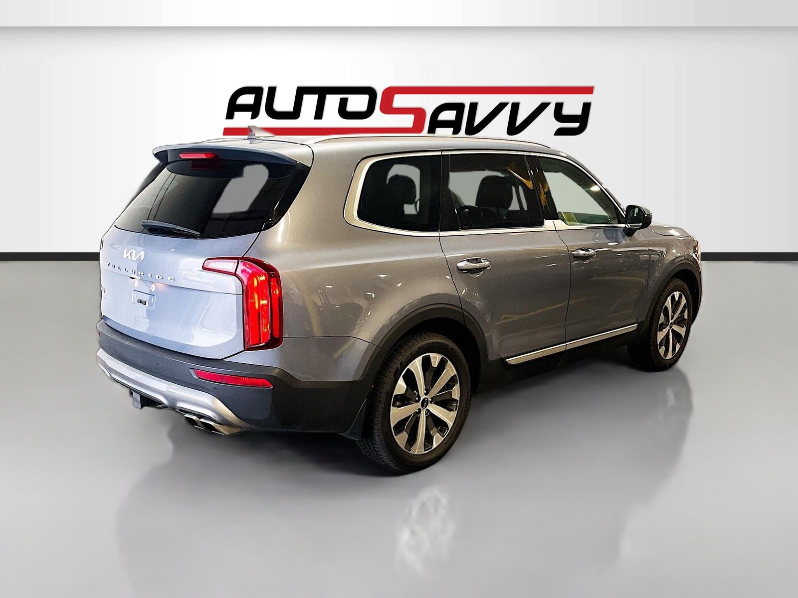 Used 2022 Silver Kia S image 7