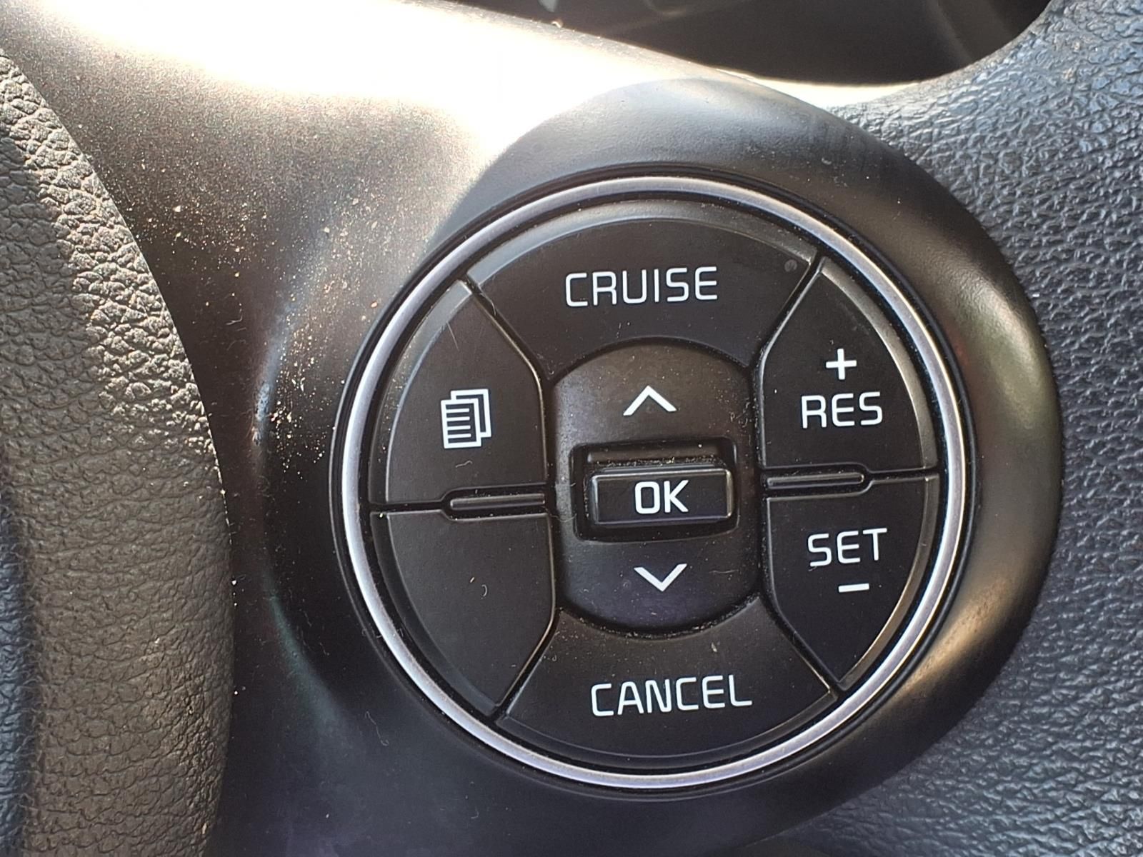 2022 Kia Soul LX White at Gullo Toyota