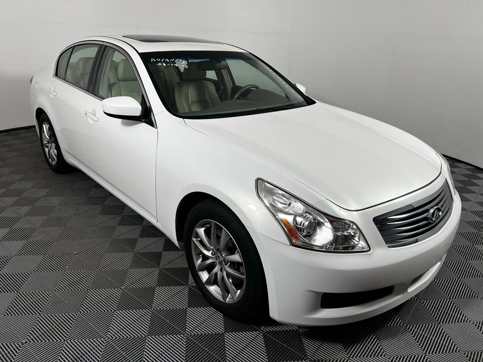 Thumbnail: 2009 INFINITI G37 - 3
