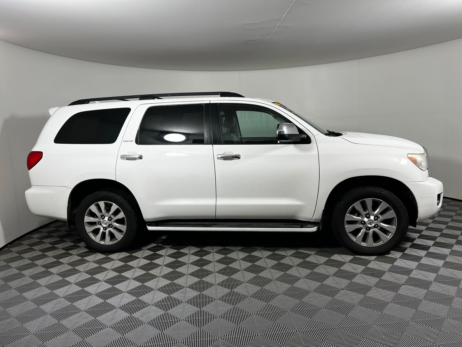 Thumbnail: 2015 Toyota Sequoia - 4