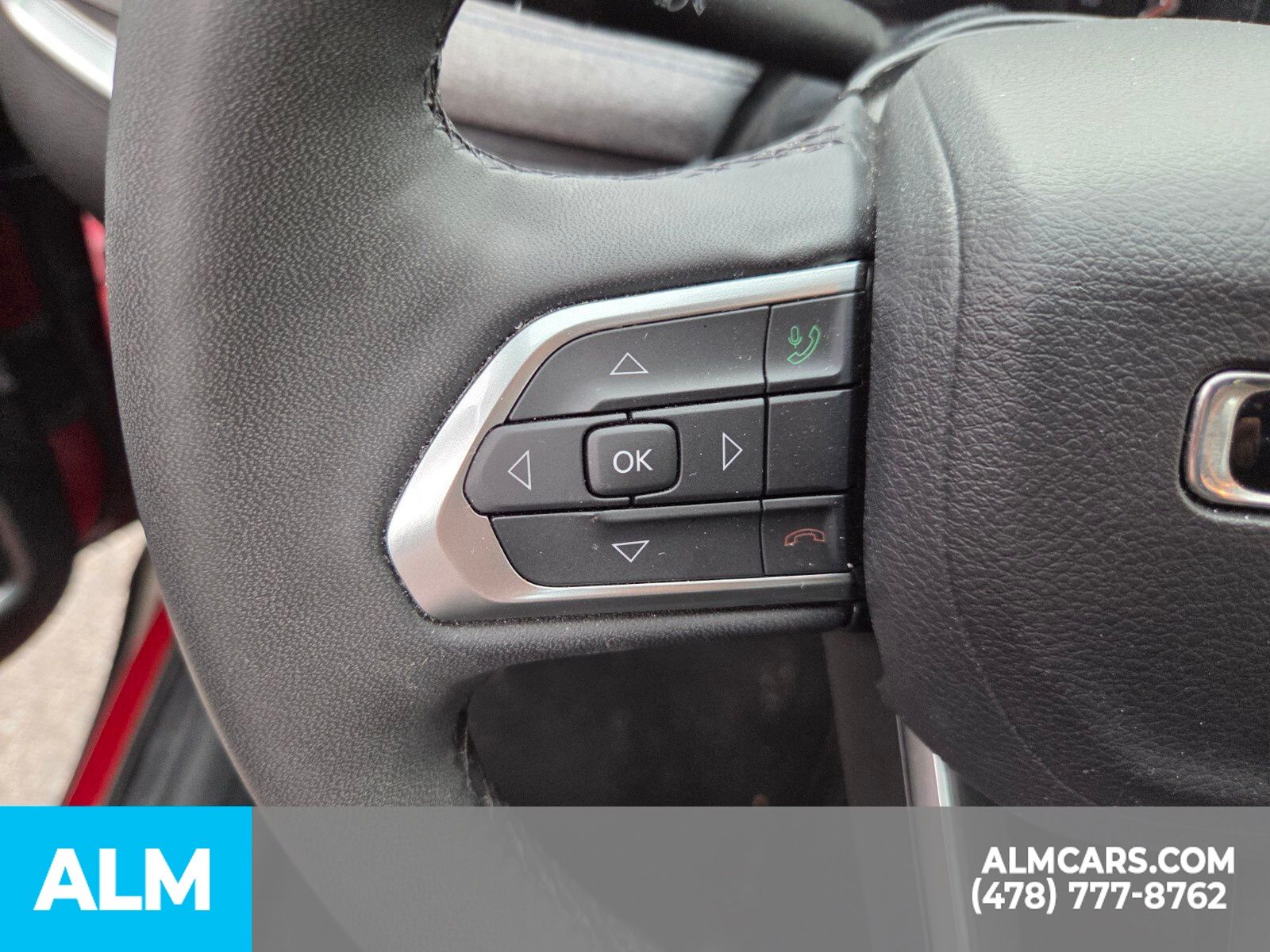 Used 2025 Red Hot Pearlcoat Jeep Latitude image 16
