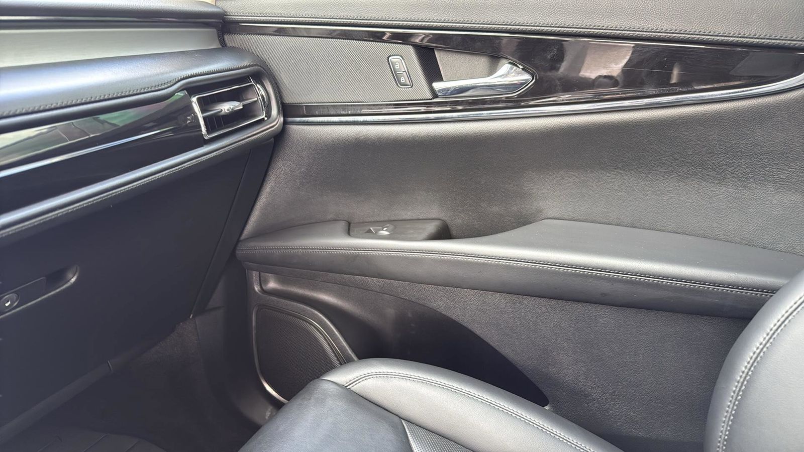 Used Car 2021 Lincoln Nautilus  Standard For Sale Under $30,000 In Austin, Texas