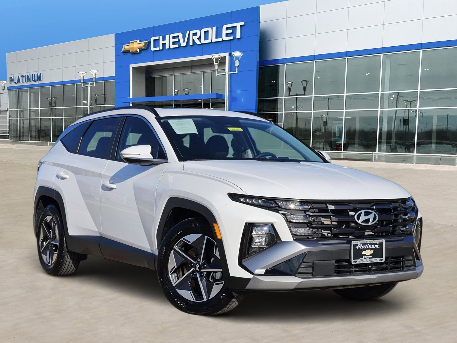 White Pearl 2025 Hyundai Tucson SUV / Crossover Front-Wheel Drive 8-Speed Automatic