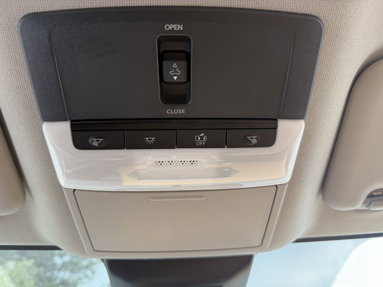 2025 Nissan Sentra SV photo 18