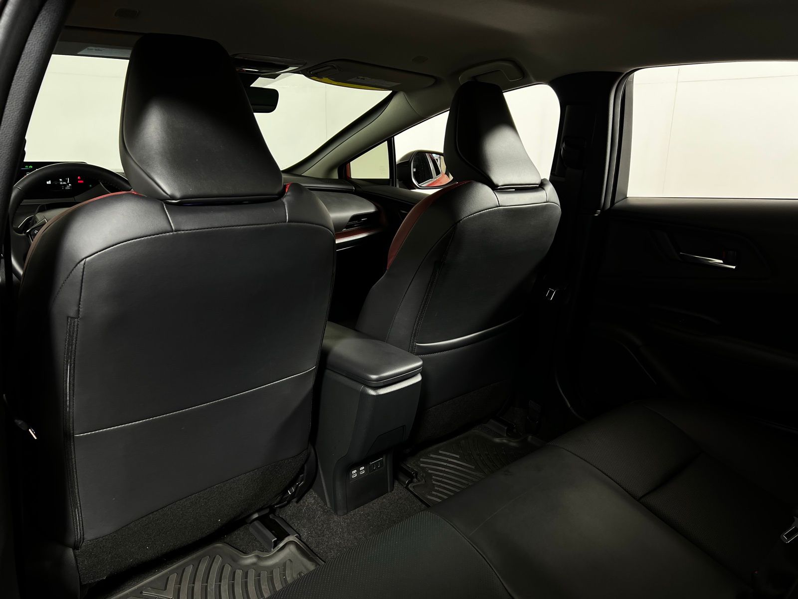 Thumbnail: 2024 Toyota Prius Prime - 23