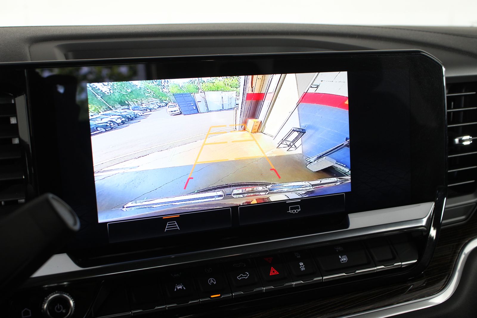 Used 2025 Silver GMC Elevation image 21