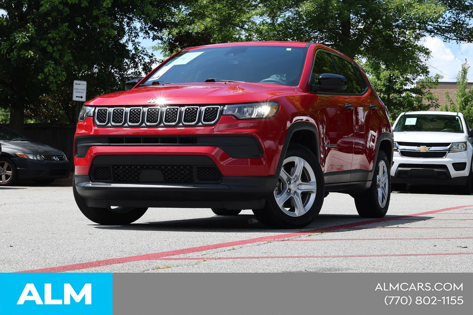 Used 2024  Jeep Sport image 3
