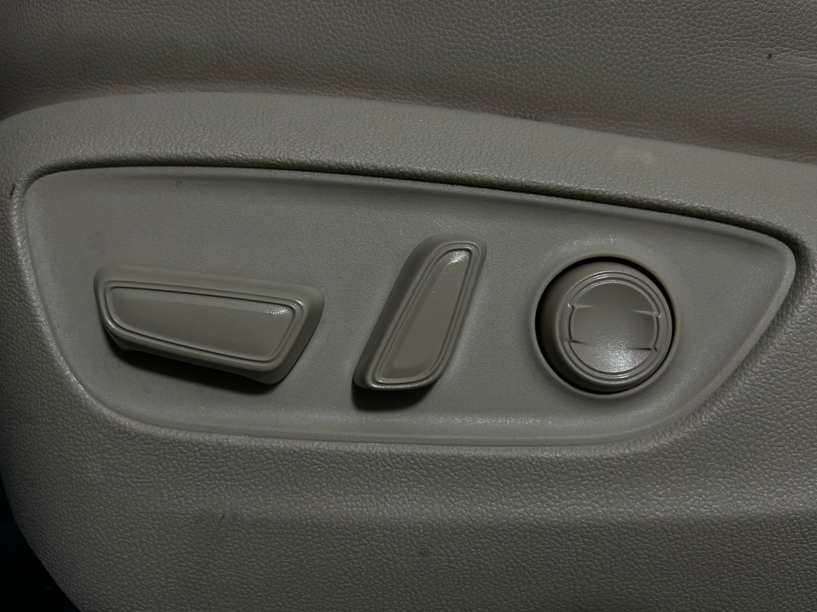 Thumbnail: 2024 Toyota Highlander - 14