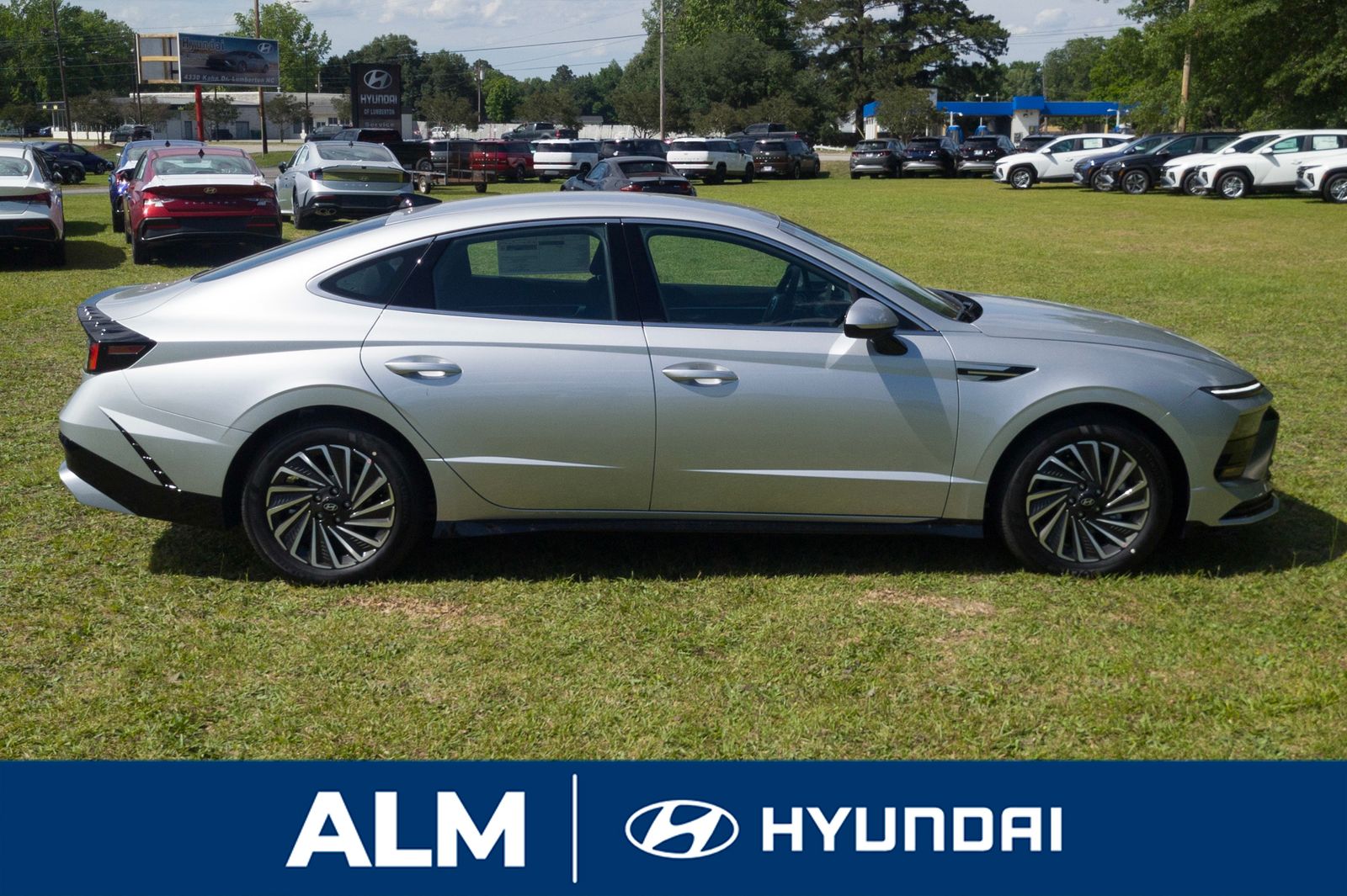 2025 Hyundai Sonata Hybrid SEL photo 4