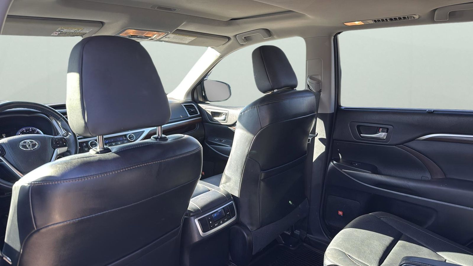 Used Car 2015 Toyota Highlander  Limited For Sale Under $20,000 In Austin, Texas