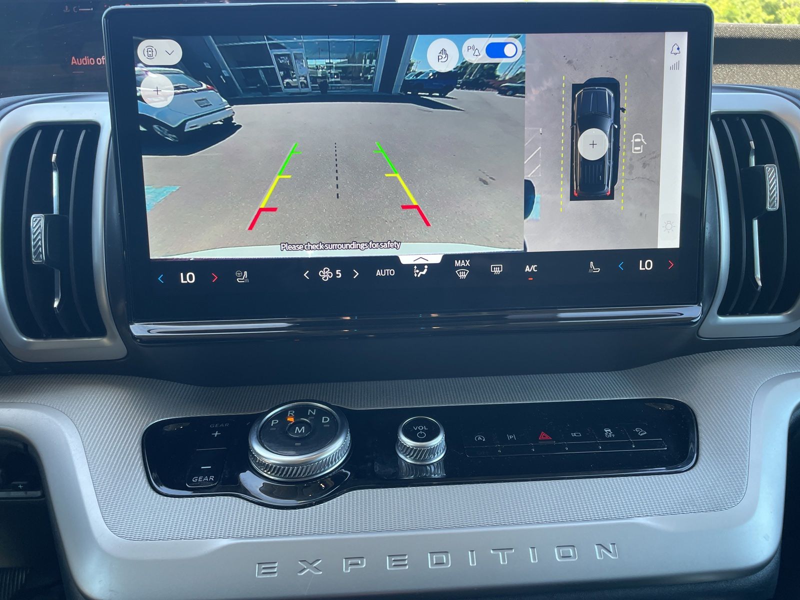 Certified Used 2025 Oxford White Ford Active image 18