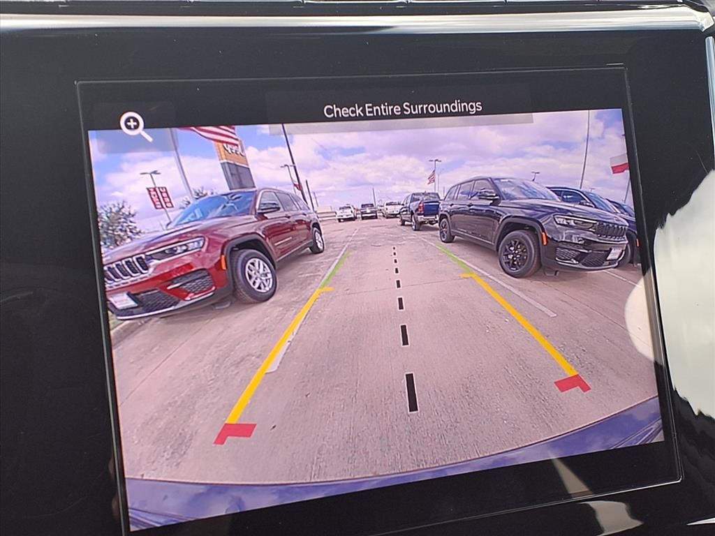 2025 Jeep Grand Cherokee Laredo X - 11