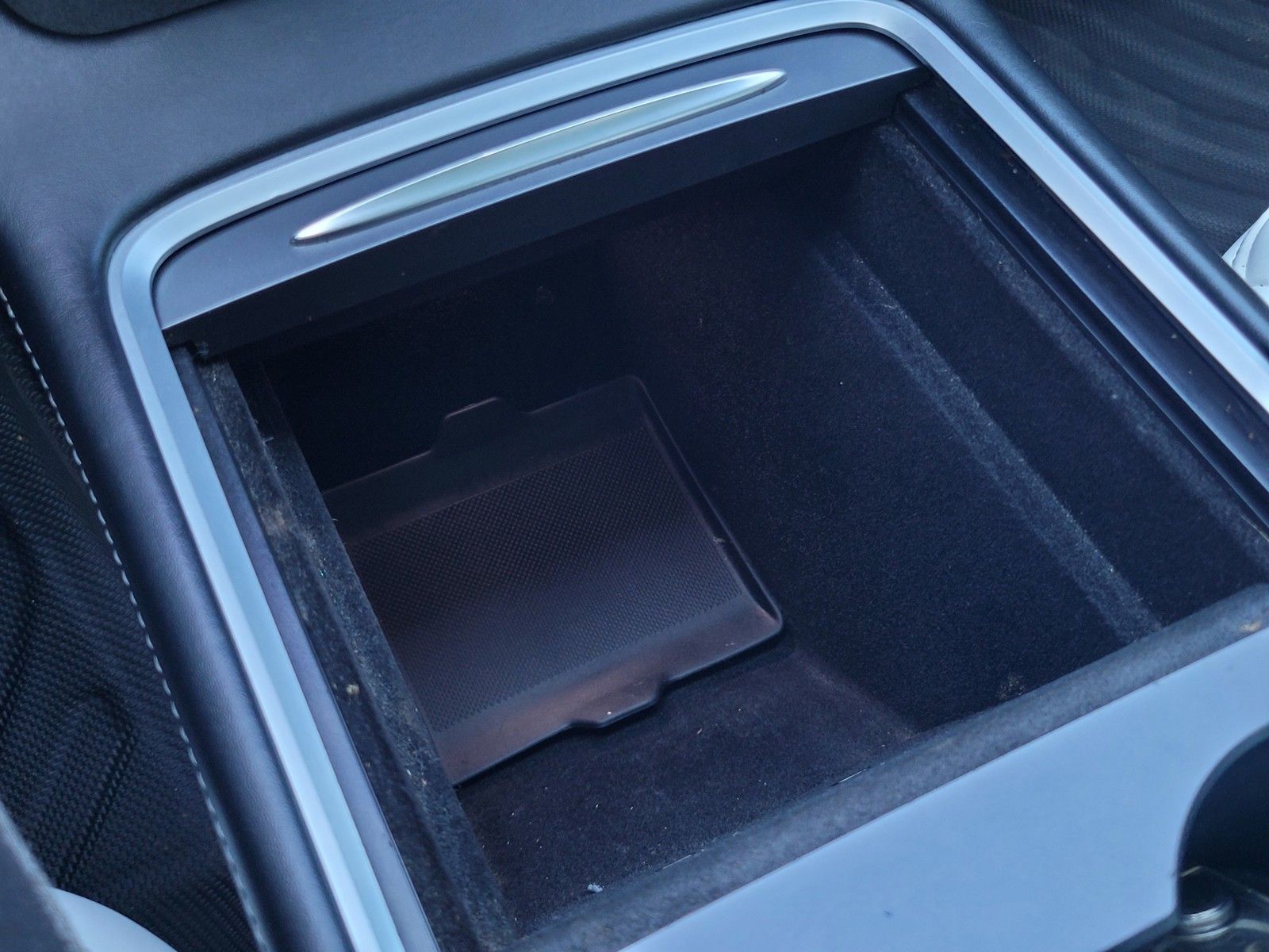 Used 2022  Tesla Performance image 25