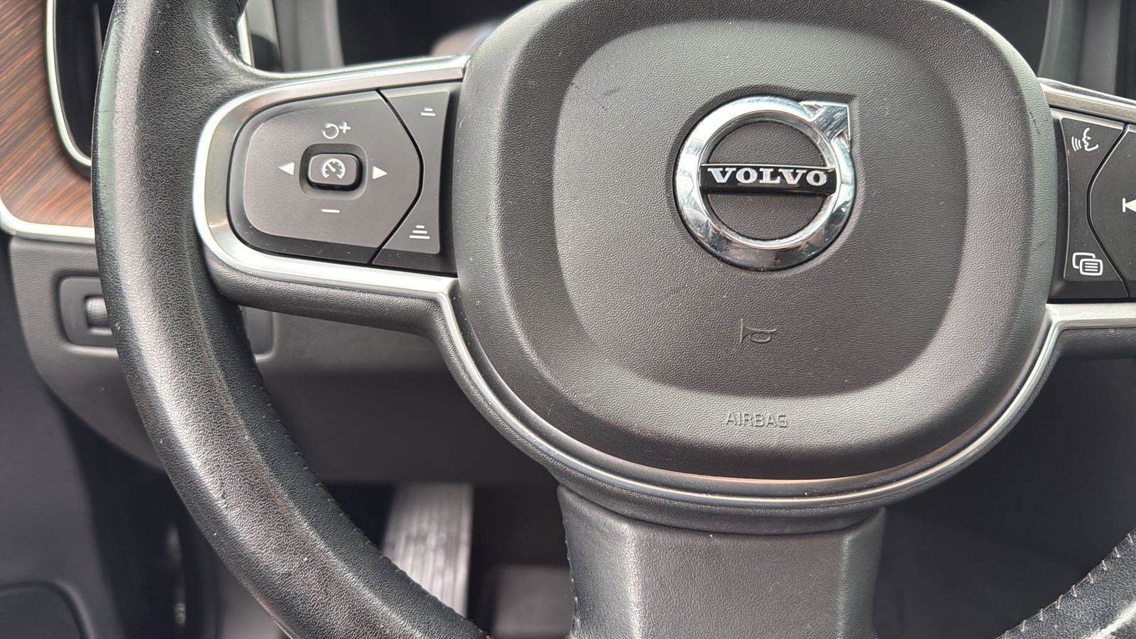Used Car 2019 Volvo Xc60  T5 Momentum For Sale Under $20,000 In Austin, Texas
