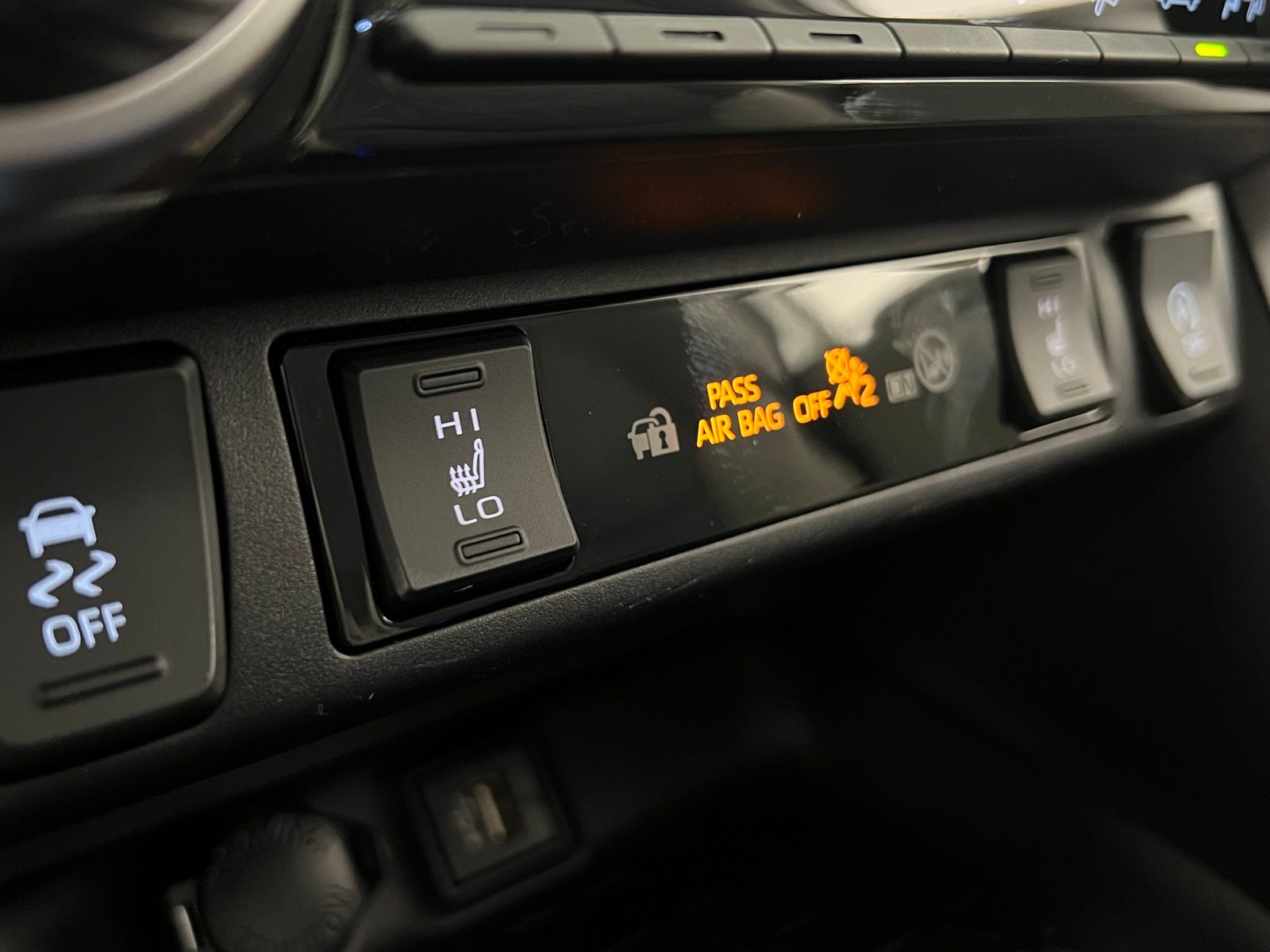 Thumbnail: 2025 Toyota RAV4 - 16