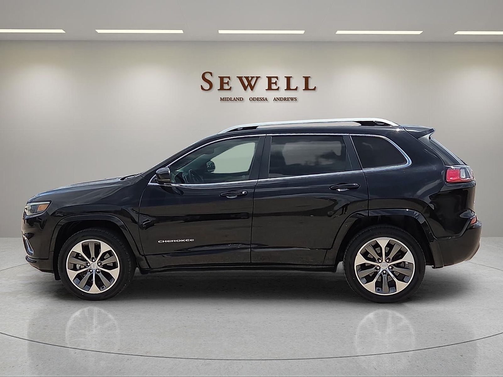 Used 2019 Jeep Cherokee Overland with VIN 1C4PJMJX2KD441915 for sale in Odessa, TX