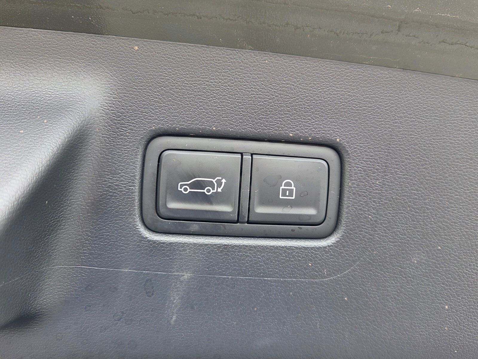Used 2024 Green Hyundai Limited image 14