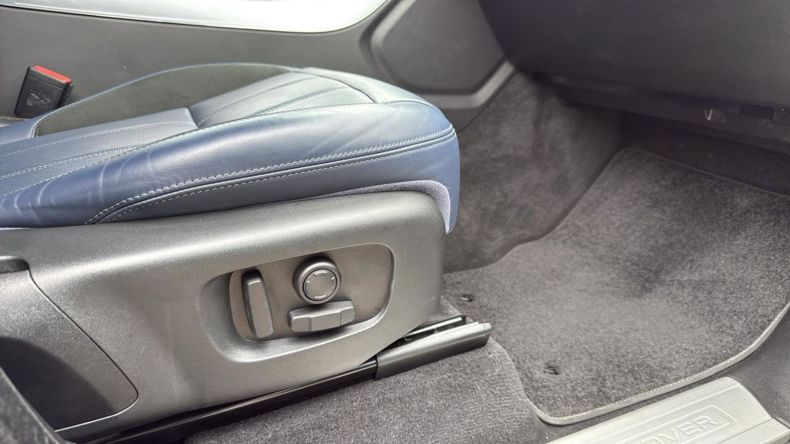 Used Car 2021 Land Rover Range Rover Sport  Hse Dynamic For Sale Under $40,000 In Austin, Texas