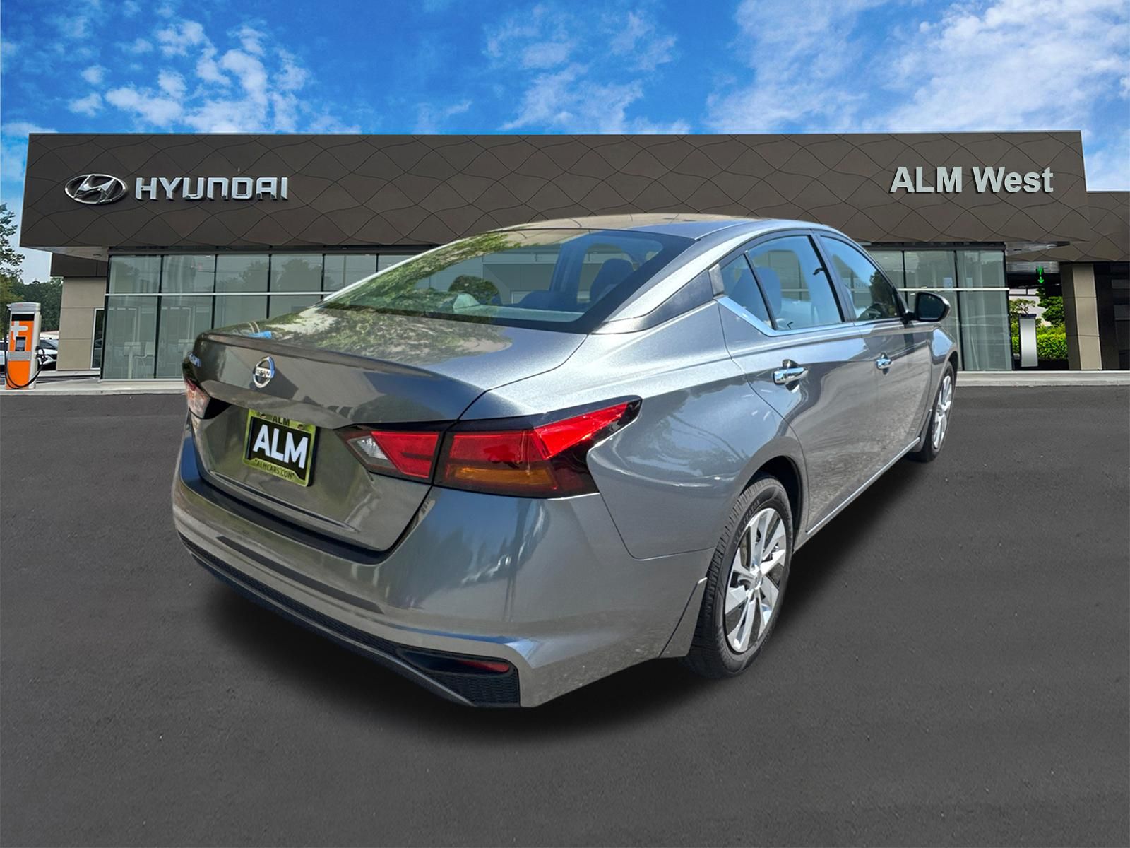 Used 2022 Gray Nissan 2.5 S image 5