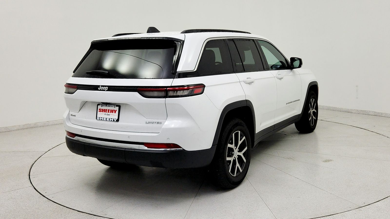 Used 2025 White Jeep Limited image 6