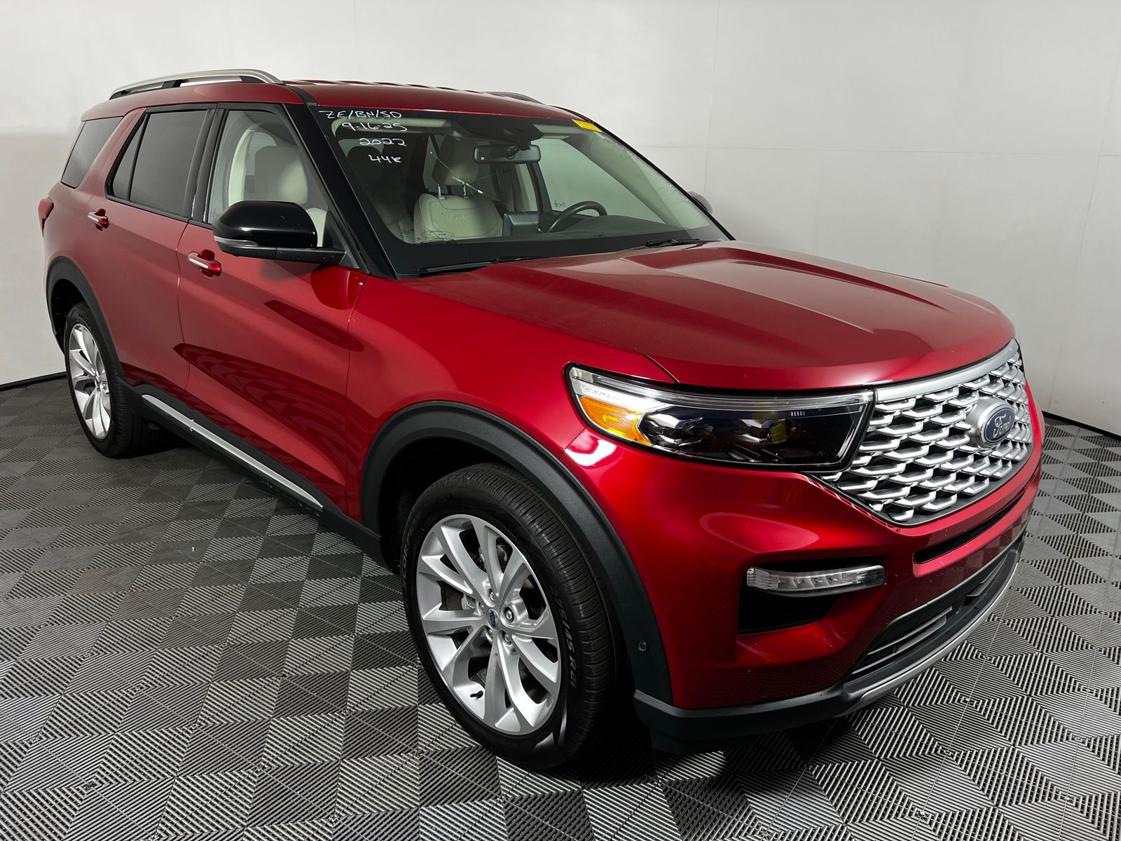 Thumbnail: 2022 Ford Explorer - 3