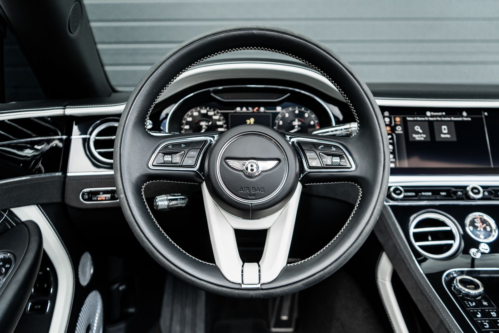2024 Bentley Continental GTC Mulliner - Photo 31