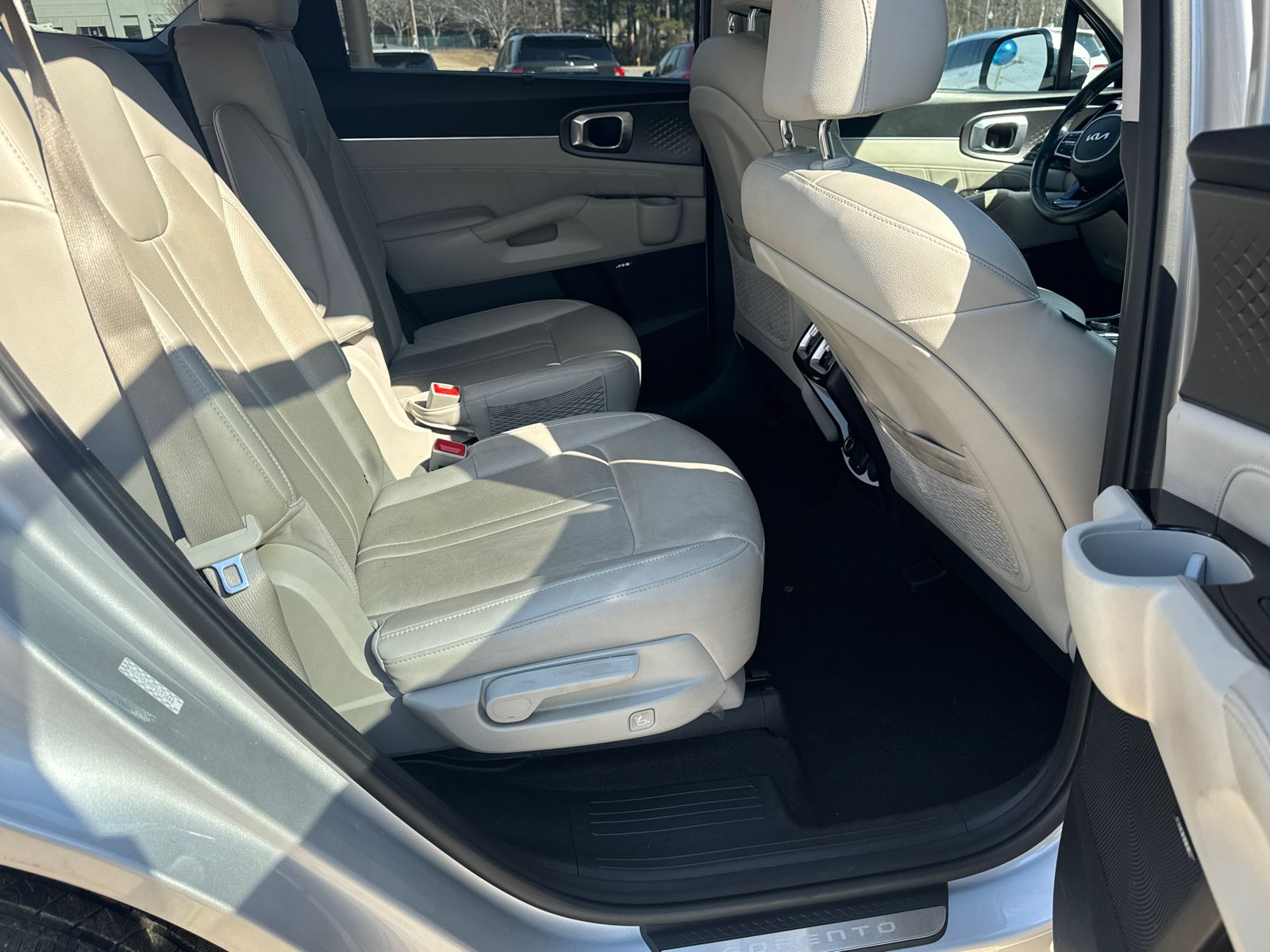 Used 2023 Silky Silver Kia SX Prestige image 15
