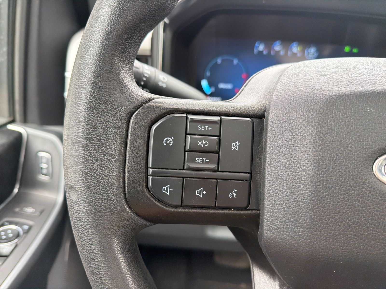 Used 2023 Black Ford XLT image 27