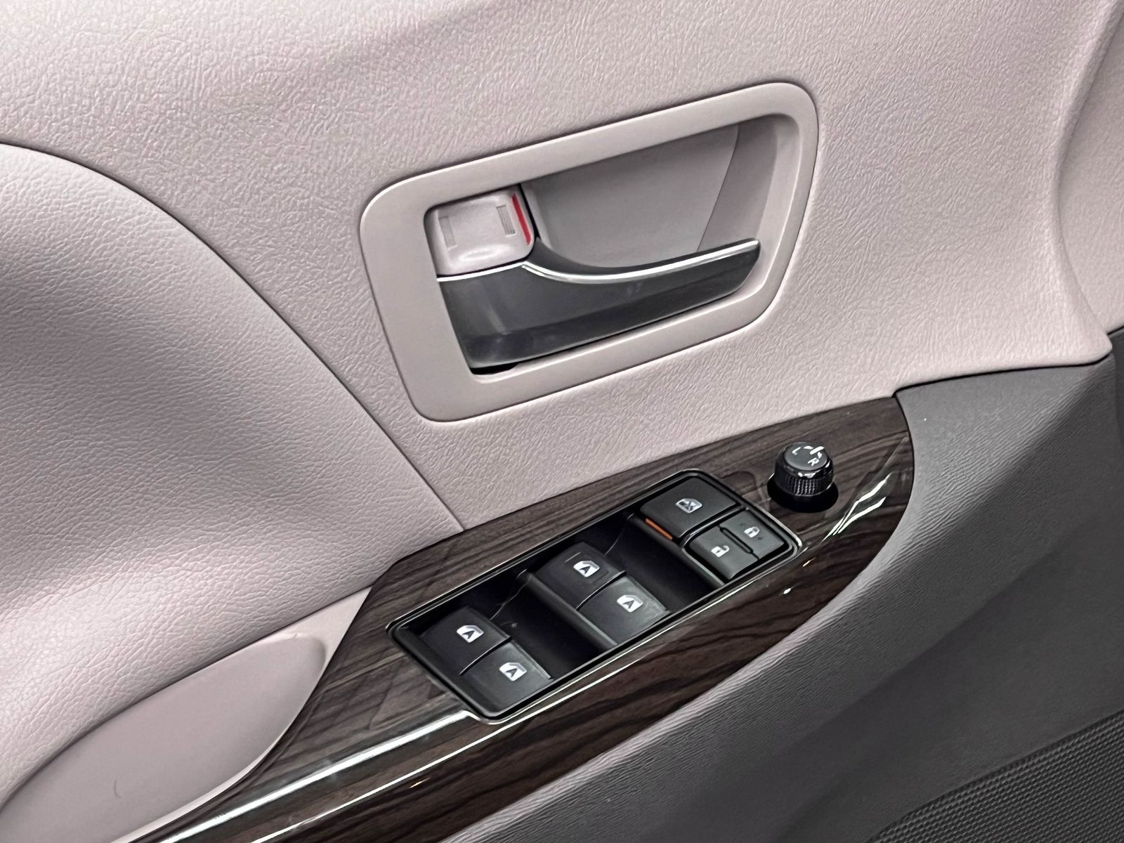 used 2020 Toyota Sienna car, priced at $38,888