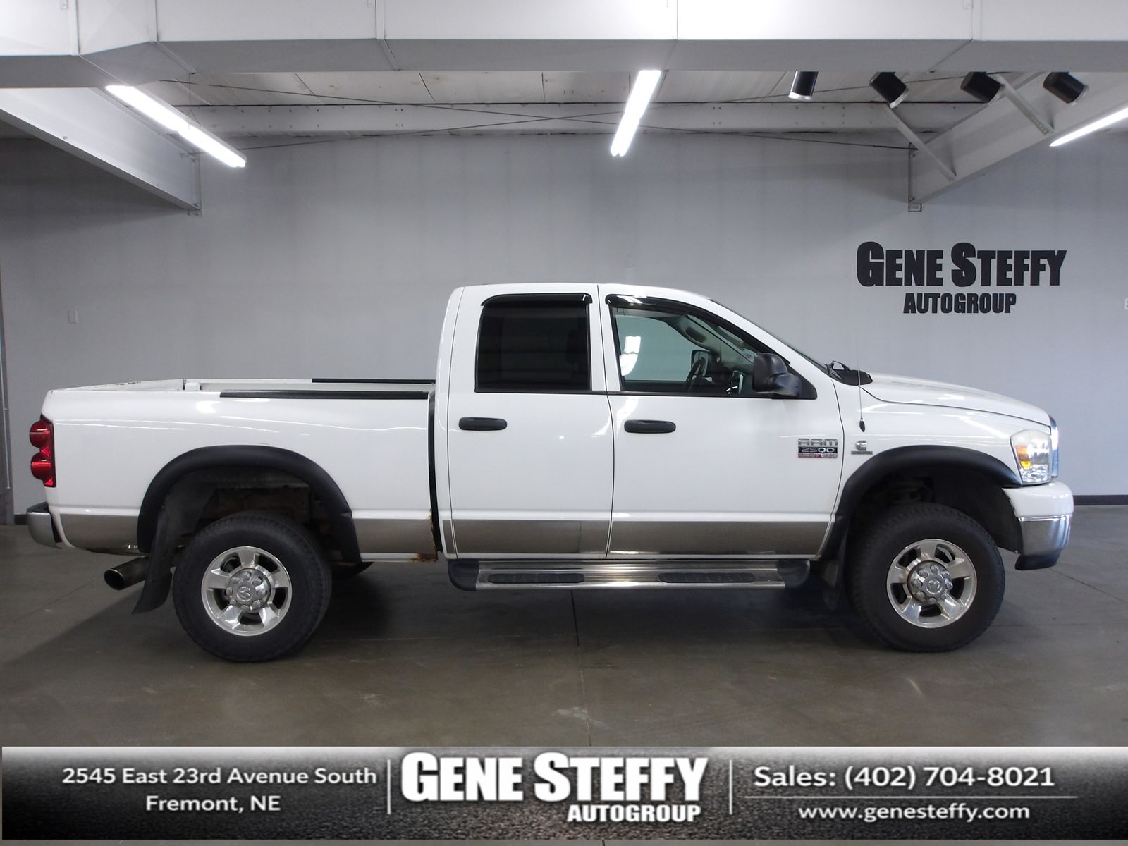 Bright White 2007 Dodge RAM 2500 Pickup Truck Four-Wheel Drive 6-Speed Automatic