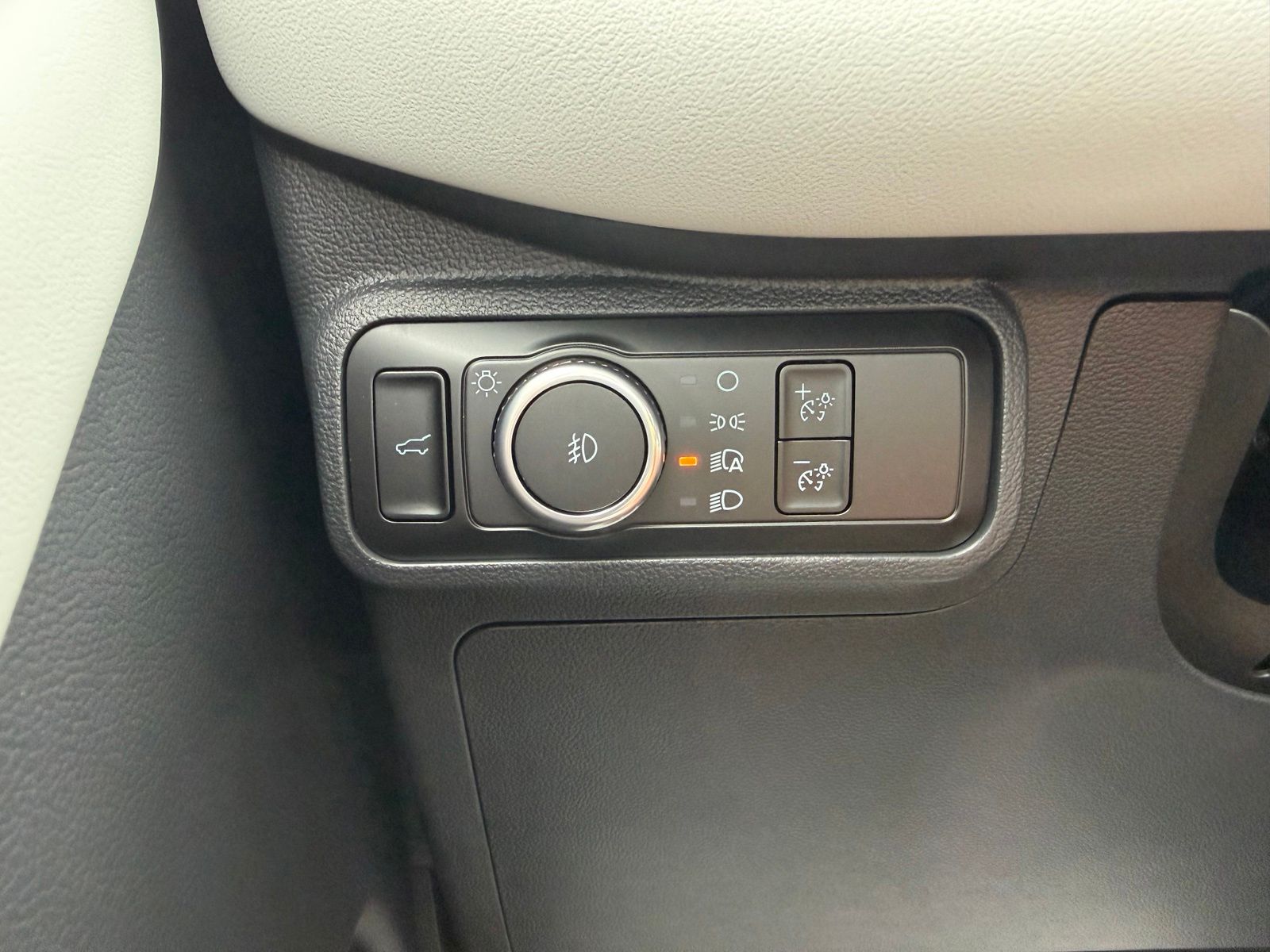 2026 Ford Explorer image 24